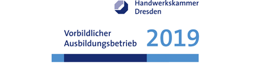 Das Logo der Handwerkskammer Dresden, das den Titel 'Vorbildlicher Ausbildungsbetrieb 2019' trägt, ist prominent abgebildet.